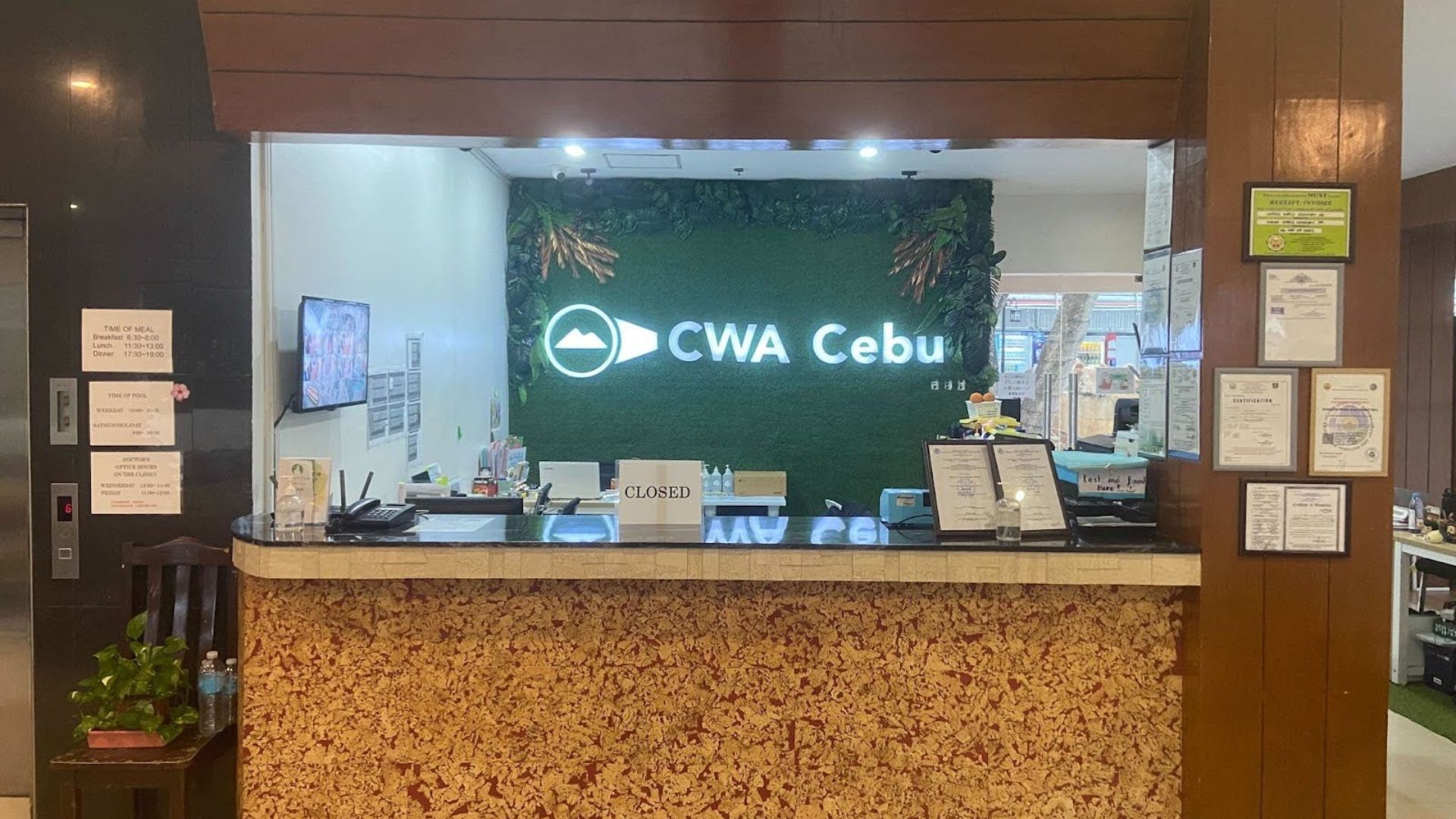 Curious World Academy（CWA Cebu）の受付